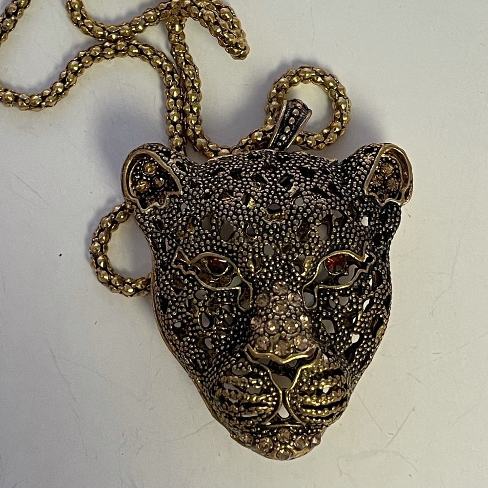 Gorgeous signed Betsy JohnstonGoldtone leopard with rhinestones - Picture 2 of 3
